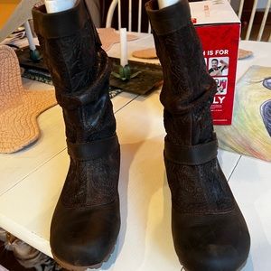 Merrill boots, brown, like new.
